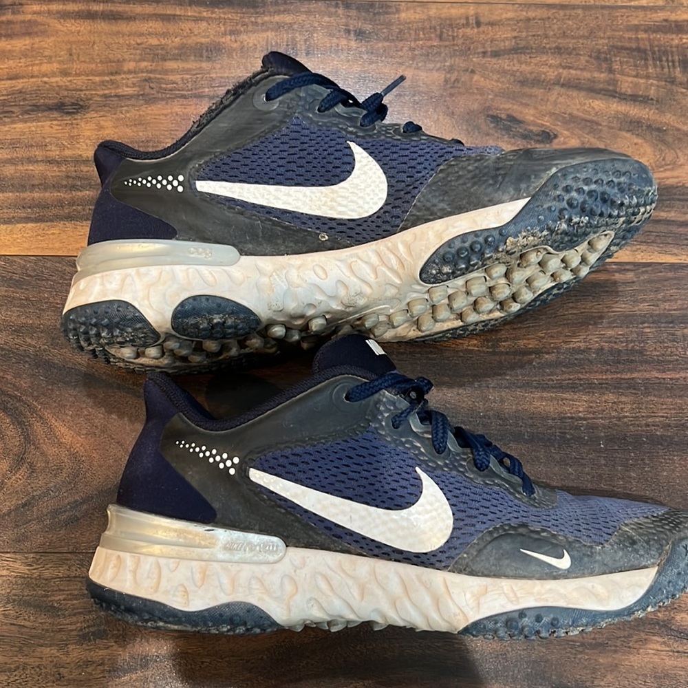 Used Nike Turf Shoes - Picture 2 of 4